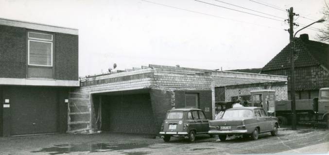 ARH Slg. Bartling 4771, Fertigstellung der Grundmauern beim Neubau einer Zweigstelle der Kreissparkasse Neustadt, Otternhagen, 1971