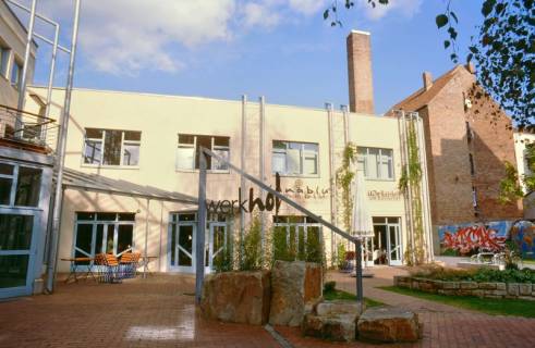 ARH Slg. Bürgerbüro 32, Ökologisches Gewerbe- und Tagungszentrum Werkhof mit Restaurant, Hannover, 1999