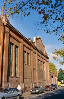 ARH Slg. Bürgerbüro 35, Kesselhaus der ehemaligen Wurstfabrik Fritz Ahrberg, Linden, 1999