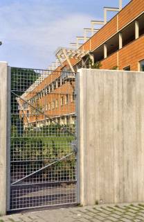 ARH Slg. Bürgerbüro 219, Seiteneingang zu den Gärten des Wohngebäudes Am Hinüberschen Garten, Marienwerder, 1997