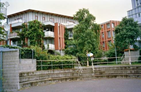 ARH Slg. Bürgerbüro 280, Gebäude im Wohngebiet Spargelacker "Hinter dem Holze", Bemerode, um 2000