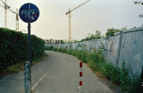 ARH Slg. Bürgerbüro 309, Weg mit Blick auf eine Bausgebiet in Kronsberg?, Hannover, ohne Datum