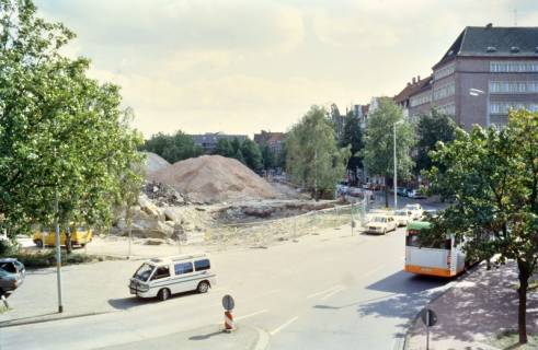 ARH Slg. Bürgerbüro 472, Abriss der ehemaligen Lindener Aktien-Brauerei , Blick von der Stephanusstraße / AmKüchengarten, Linden, 2000