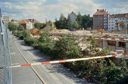 ARH Slg. Bürgerbüro 475, Abriss der ehemaligen Lindener Aktien-Brauerei , Blick von der Gartenallee, Linden, 2000