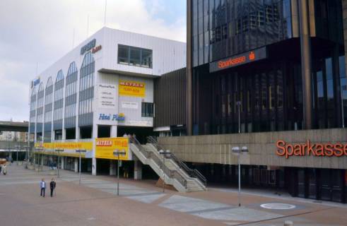 ARH Slg. Bürgerbüro 677, Hotel Plaza und Gebäude der Sparkasse am Raschplatz, Hannover, 1997