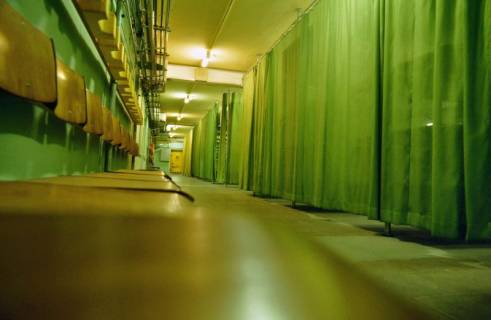 ARH Slg. Bürgerbüro 687, Flur im Luftschutzbunker unter dem Hauptbahnhof, Hannover, 1997
