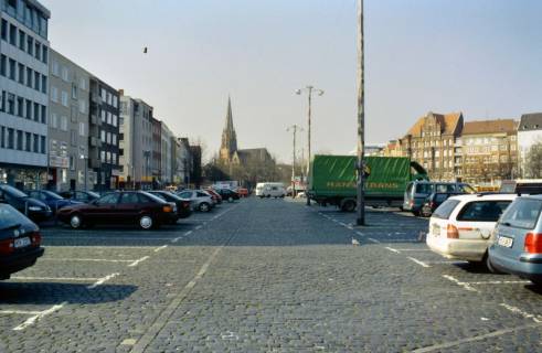 ARH Slg. Bürgerbüro 706, Parkplatz am Klagesmarkt mit Blick auf Christuskirche, Hannover, zwischen 1995/2005