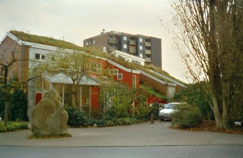 ARH Slg. Bürgerbüro 955, Wohngebäude Im Wiesenkampe 6 in der Grasdachsiedlung Laher Wiesen, Bothfeld, zwischen 1995/2005