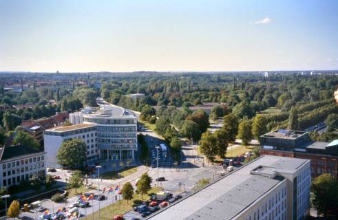 ARH Slg. Bürgerbüro 969, Blick vom Conti-Hochaus auf den Königsworther Platz, Bremer Damm und die Stadt, Hannover, zwischen 1995/2005
