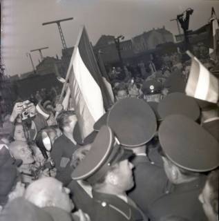ARH Slg. Fratzer 01-001/0006, Rückkehr von Hannover 96 vom Finale der Deutschen Meisterschaft in Hamburg, Hannover, 1954