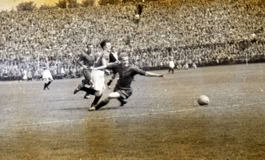 ARH Slg. Fratzer 01-006/0003, Endspiel der Deutschen Meisterschaft 1954 in Hamburg, Hannover 96 gegen Kaiserslautern, Hamburg, 1954
