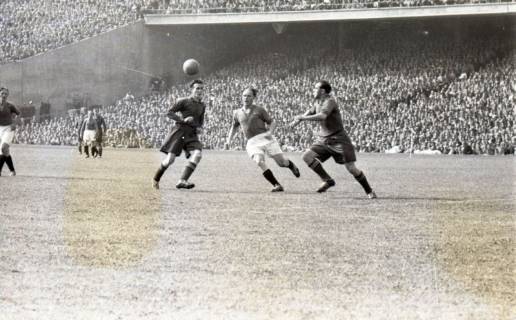 ARH Slg. Fratzer 01-006/00018, Endspiel der Deutschen Meisterschaft 1954 in Hamburg, Hannover 96 gegen Kaiserslautern, Hamburg, 1954