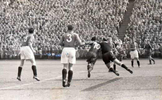 ARH Slg. Fratzer 01-007/0008, Endspiel der Deutschen Meisterschaft 1954 in Hamburg, Hannover 96 gegen Kaiserslautern, Hamburg, 1954
