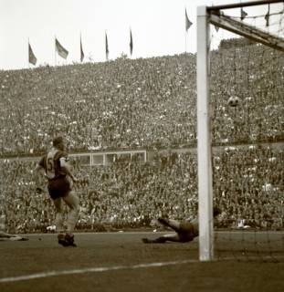 ARH Slg. Fratzer 01-0011/0004, Fußball Bundesliga 1964, Hannover 96 gegen Eintracht Braunschweig, Hannover, 1964
