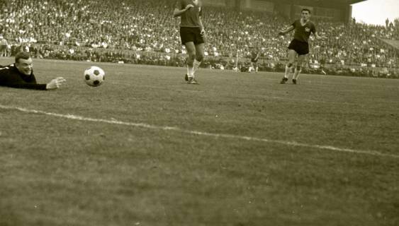 ARH Slg. Fratzer 01-0013/0007, Fußball Bundesliga 1964, Hannover 96 gegen Eintracht Braunschweig, Hannover, 1964