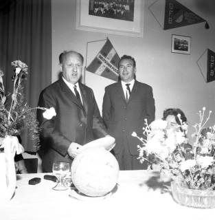ARH Slg. Fratzer 01-0018/0001, 1954 Deutscher Meister - 10 Jahre Jubiläumsfeier von Hannover 96, Hannover, 1964