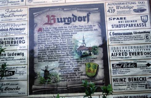ARH Slg. Fritsche 105, Infotafel am Ortseingang, Burgdorf, ohne Datum