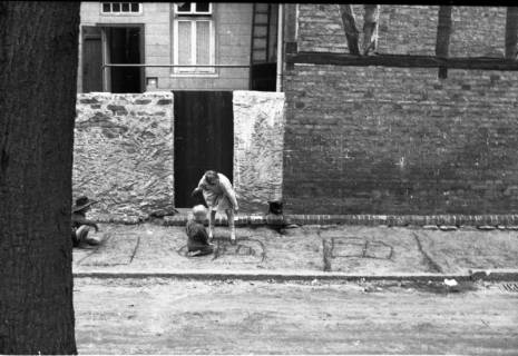 ARH Slg. Fritsche 144, Spielende Kinder Am Wall, Burgdorf, um 1964