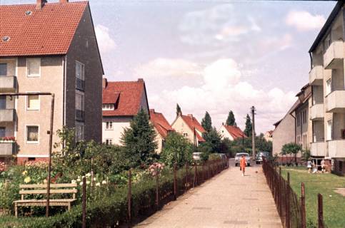 ARH Slg. Fritsche 221, Durchgang von der Sorgenser Straße zur Stettiner Straße, Burgdorf, ohne Datum