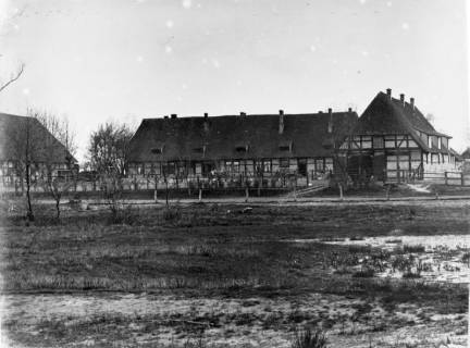 ARH Slg. Grabenhorst 28, Vorwerk Scharnhorst (Remonteamt Mecklenhorst), Fachwerkbau mit Nebengebäuden rechts und links, Scharnhorst, vor 1924