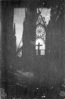 ARH Slg. Janthor 0018, Ausgebrannte Marktkirche nach einem Angriff, Hannover, 1944