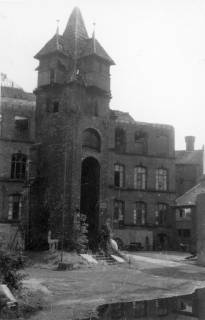ARH Slg. Janthor 0032, Marienröder-Turm in der zerstörten Innenstadt, Hannover, 1945