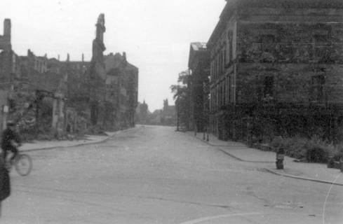 ARH Slg. Janthor 0042, Leinstraße am Kriegsende, Hannover, 1945
