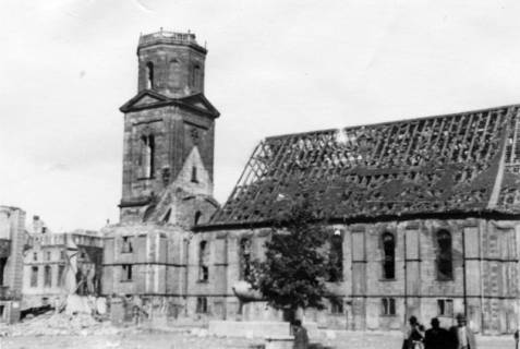ARH Slg. Janthor 0057, Neustädter Markt und Kirche, Hannover, 1944