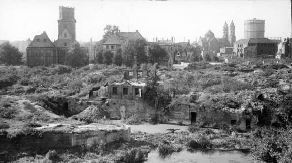 ARH Slg. Janthor 0173, Blick nach Westen über die zerstörte Calenberger Neustadt, Hannover, nach 1945