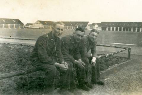 ARH Slg. Janthor 0267, Soldaten am Übungsplatz, Bothfeld, um 1940
