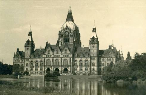 ARH Slg. Janthor 0286, Blick über den Maschteich auf das Neue Rathaus, Hannover, 1940