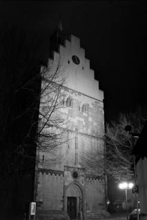 ARH Slg. Weber 02-002/0013, Margarethenkirche bei Nacht, Gehrden, zwischen 1980/1990