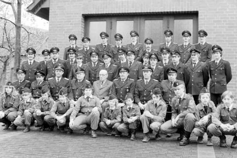 ARH Slg. Weber 02-004/0004, Gruppenfoto von Mitgliedern der Ortsfeuerwehr Everloh, zwischen 1980/1990