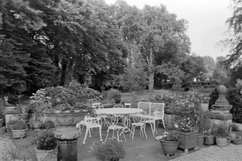 ARH Slg. Weber 02-005/0002, Tag der offenen Tür im Park am Untergut, Lenthe, zwischen 1980/1990