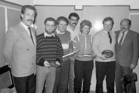 ARH Slg. Weber 02-026/0001, Ehrungen bei Jahreshauptversammlung des TV Jahn Leveste im Gasthaus Behnsen, Leveste, zwischen 1980/1990