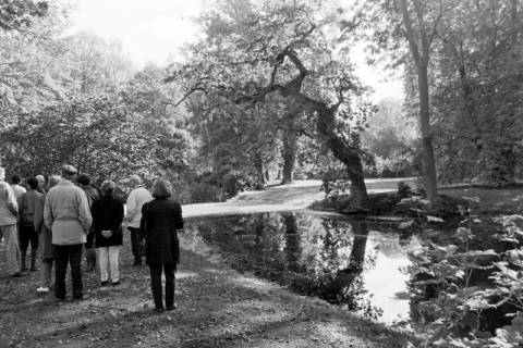 ARH Slg. Weber 02-069/0011, Tag der offenen Tür im Park am Untergut, Lenthe, zwischen 1980/1990