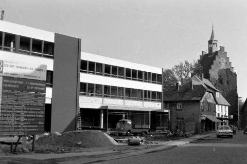 ARH Slg. Weber 02-098/0012, Bau des CO-OP-Haus im Steinweg, Gehrden, zwischen 1970/1980