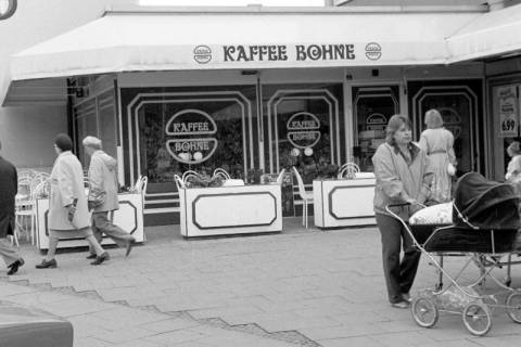 ARH Slg. Weber 02-108/0010, Außenansicht auf Kaffee Bohne im Steinweg, Gehrden, zwischen 1980/1990