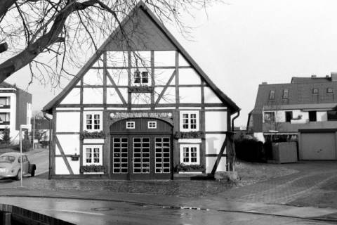 ARH Slg. Weber 02-110/0007, Hischen Hus in der Neue Straße, Gehrden, zwischen 1980/1990