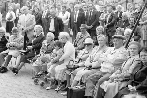 ARH Slg. Weber 02-115/0005, Ein Publikum aus älteren Personen, zwischen 1980/1990