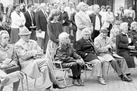ARH Slg. Weber 02-115/0006, Ein Publikum aus älteren Personen, zwischen 1980/1990