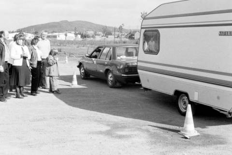 ARH Slg. Weber 02-119/0001, Frühjahrstreffen der Campingfreunde Gehrden beim Geschicklichkeitsfahren mit Gespann mit Teilnehmern aus Norddeutschland, der Niederlande und Dänemark auf dem Festplatz Lange Feldstraße, Gehrden, zwischen 1980/1990