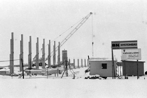 ARH Slg. Weber 02-124/0007, Bau der Sporthalle an der Lange Feldstraße, Gehrden, um 1970
