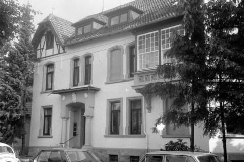 ARH Slg. Weber 02-136/0008, Direktoren-Wohnhaus der Zuckerfabrik Neuwerk an der Neuwerkstraße, Gehrden, zwischen 1980/1990