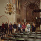 Archiv der Region Hannover, ARH BA 2737, Israelische Besuchergruppe - Chorauftritt in der Kirche, Mandelsloh