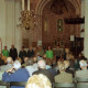 Archiv der Region Hannover, ARH BA 2748, Israelische Besuchergruppe - Chorauftritt in der Kirche, Mandelsloh