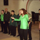 Archiv der Region Hannover, ARH BA 2753, Israelische Besuchergruppe - Chorauftritt in der Kirche, Mandelsloh