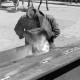 Archiv der Region Hannover, ARH NL Dierssen 0103/0012, Schlossermeister Wedekind beim schweißen