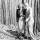 Archiv der Region Hannover, ARH NL Dierssen 1021/0012, Gerhard Dierssen mit Freundin Elly am Ebersberg (Deister)