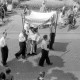 Archiv der Region Hannover, ARH NL Dierssen 1243/0014, Fronleichnamsprozession, Springe